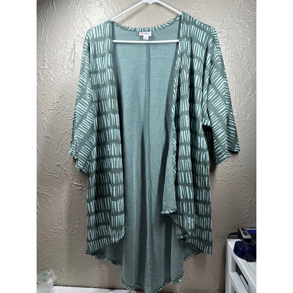 LuLaRoe Lindsay Wrap Short Sleeve‎ Open Front Stretch Kimono Top Size Small